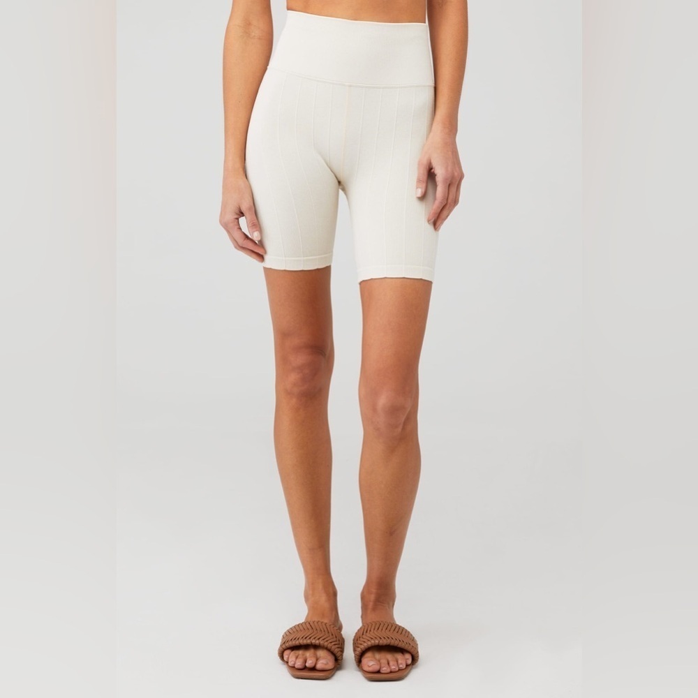 SPIRITUAL GANGSTER
AMARA WIDE RIB HEATHER SEAMLESS BIKER SHORT M/L NWOT
